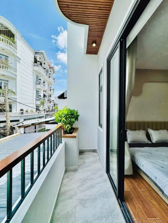 XE TẢI THÔNG, Ô TÔ NGỦ TRONG NHÀ – GẦN 60M2 – A4 – 2 TẦNG MỚI – 3 PN TẶNG FULL NỘI THẤT XỊN