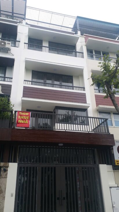 Cho thuê nhà liền kề đầu Trịnh Văn Bô, 80m2, 5 tầng làm văn phòng, kinh doanh