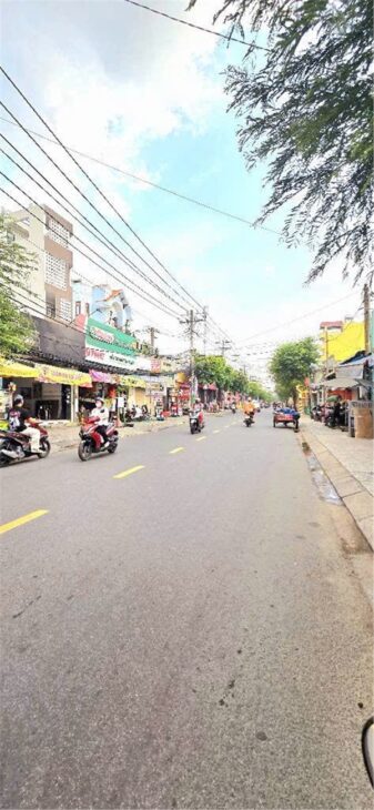 🔥 NHÀ 2 MẶT TIỀN HẺM XE HƠI – NGUYỄN VĂN QUÁ, Q12 – NGANG HƠN 6M – 111M² – HƠN 6 TỶ 🔥 NHÀ 2 MẶT TIỀN HẺM XE HƠI – NGUYỄN VĂN QUÁ, Q12 – NGANG HƠN 6M – 111M² – HƠN 6 TỶ