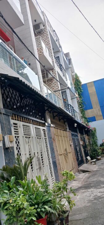 NHÀ ĐẸP BÌNH TÂN, GẦN LÊ VĂN QUỚI, 52M2, HẺM XE HƠI 8M, CHỈ 5,X TỶ