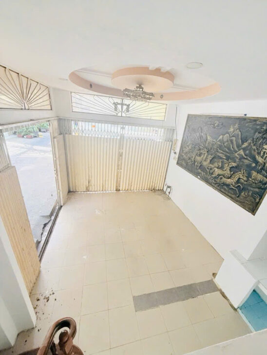 Mặt tiền kinh doanh xe hơi đường số giao Khánh Hội Tân Vĩnh Trung tâm Q 4 Ngang 6 dài 4.5 CÓ 6