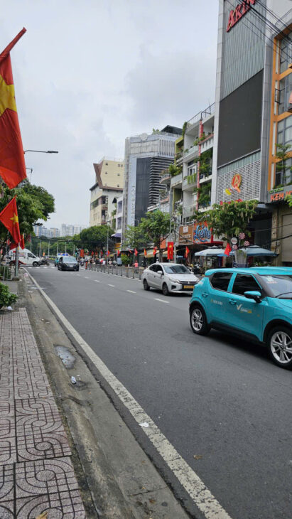 Mặt tiền kinh doanh xe hơi đường số giao Khánh Hội Tân Vĩnh Trung tâm Q 4 Ngang 6 dài 4.5 CÓ 6 Mặt tiền kinh doanh xe hơi đường số giao Khánh Hội Tân Vĩnh Trung tâm Q 4 Ngang 6 dài 4.5 CÓ 6