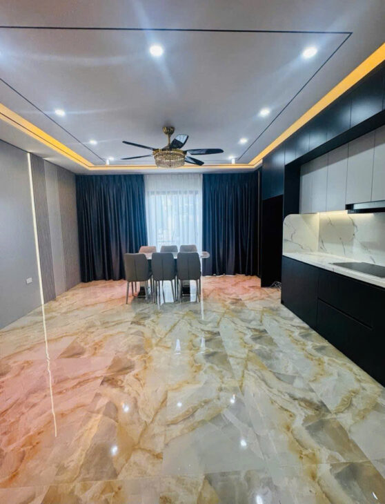 Bán nhà Nguyễn Văn Cừ 50m 6 tầng MT5m thang máy lô góc giá 10.8 tỷ