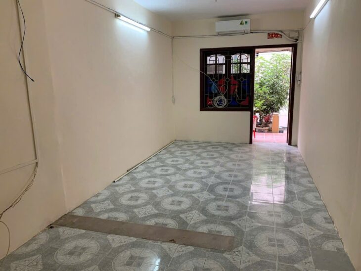 Nhà đẹp- giá ưu đãi chính chủ cần bán nhanh căn nhà khu đất vàng phường Giảng Võ, HN