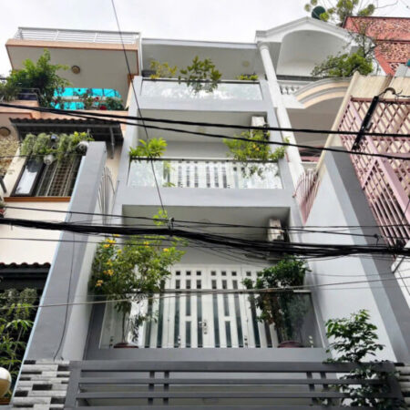 Nhà 4 Tầng 50m² Huỳnh văn Bánh Hẻm Xe Tải tận nhà chỉ 8,9 đồng