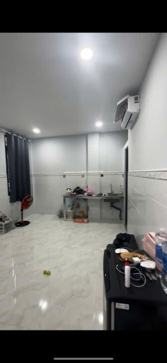 BÁN NHÀ NGANG 5.7 X16 ĐÚC 4T THU NHẬP CÓ 420 TRIỆU
