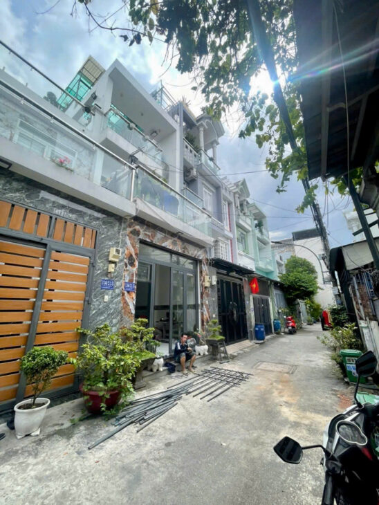 NHÀ 2 TẦNG 4 X 17M TÂN CHÁNH HIỆP QUẬN 12 HẺM XE HƠI NHỈNH 4 TỶ SHR