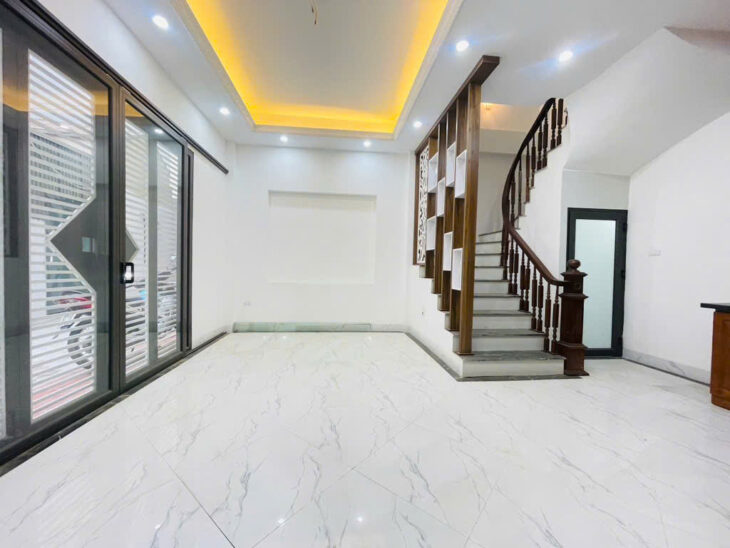 Cần Bán Nhà Lĩnh Nam Xây Mới 32M 5 Tầng 4 Phòng Giá 4.93 Tỷ Sổ Đỏ Riêng