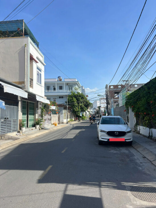 HNT-BÁN ĐẤT TẶNG NHÀ CẤP 4 ĐƯỜNG 13m, GẦN BIỂN KHU BẮC NHA TRANG.