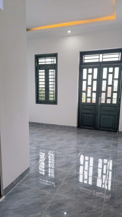 NHÀ MỚI 3 TẦNG 4 X 32M TÂN CHÁNH HIỆP QUẬN 12 HẺM XE HƠI ĐỖ CỬA SHR