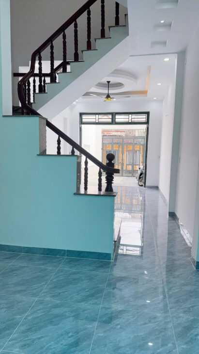 NHÀ MỚI 3 TẦNG 4 X 32M TÂN CHÁNH HIỆP QUẬN 12 HẺM XE HƠI ĐỖ CỬA SHR