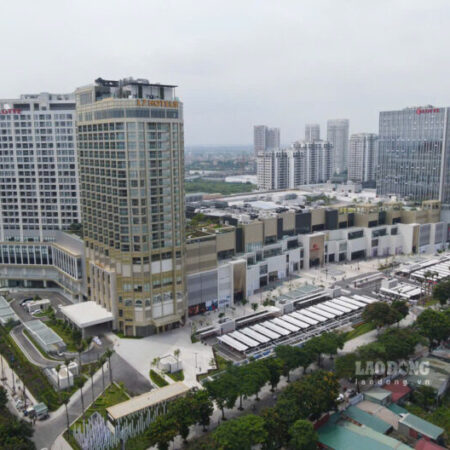 Lạc Long Quân nhà mới – thang máy – 30m oto tránh – 8 tầng giá nhỉnh 22 tỷ