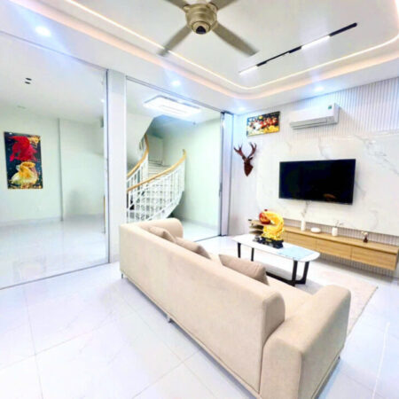 35 Triệu: nguyên căn MẶT TIỀN Phan Đăng Lưu- Ngang 6m cao 4 Tầng 4 Phòng FULL nội thất. 0933910039