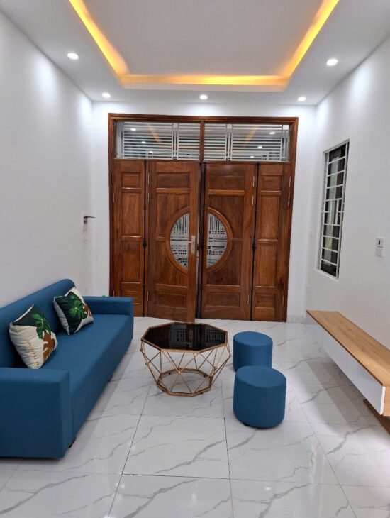 NHÀ VỊ TRÍ ĐẸP – GIÁ ƯU ĐÃI Chính Chủ cần tiền bán gấp nhà xây mới lô góc 2 mặt thoáng tại La Khê