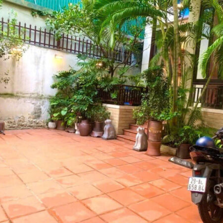 BÁN căn nhà phố Trạm – Long Biên 7 tầng thang máy full nội thất cao cấp