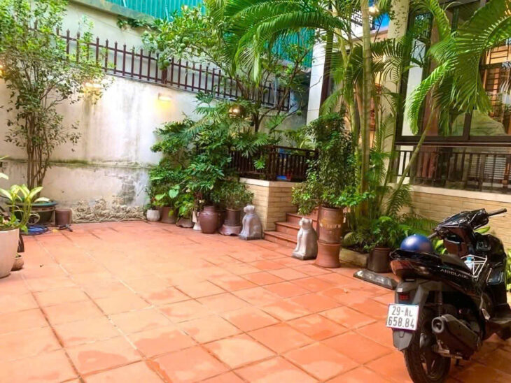 BÁN căn nhà phố Trạm – Long Biên 7 tầng thang máy full nội thất cao cấp