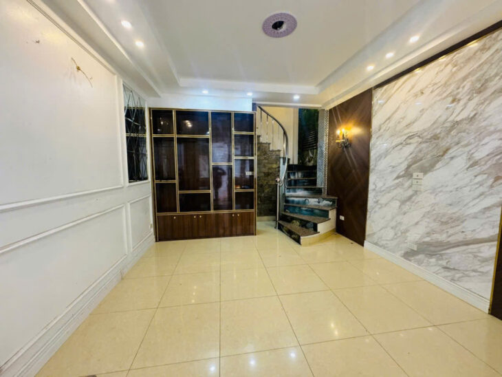 NHÀ ĐẸP ĐẦY ĐỦ NỘI THẤT – LÔ GÓC – NGÕ XE 3 GÁC ĐỖ CỬA – 50M RA ĐƯỜNG OTO 30m, 5 T, MT 3.7m
