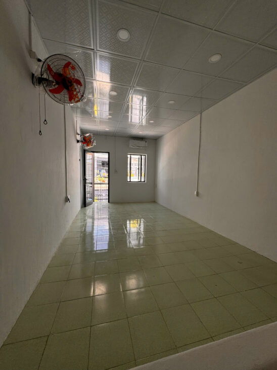 NHÀ NGUYÊN CĂN CHO THUÊ VỪA Ở VỪA KINH DOANH NGAY TTTP NHA TRANG ĐƯỜNG 2 OTO.