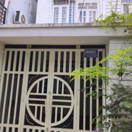 NHÀ VỊ TRÍ ĐẸP – GIÁ ƯU ĐÃI Chính Chủ bán gấp nhà vị trí tại huyện Hóc Môn, TPHCM