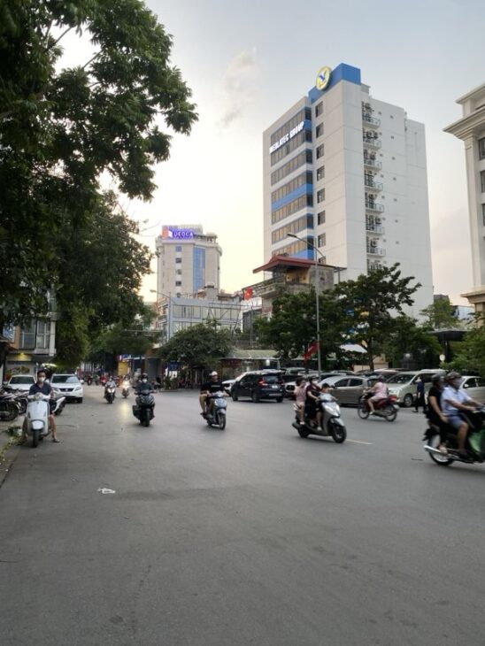 MẶT PHỐ THỤY KHUÊ – NGÃ TƯ VĂN CAO – 73/86M² – MT 8M – LÔ GÓC 3 THOÁNG