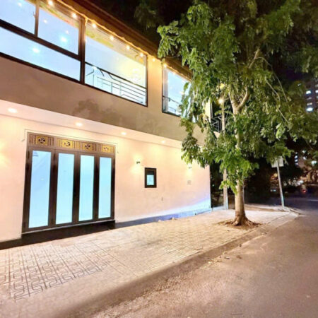 5.6 Tỷ: Mặt tiền Quận 1 Tân Định HOÀNG SA- NGANG 9M- căn góc 2 Tầng- thu nhập 240Tr. VŨ 0933910039