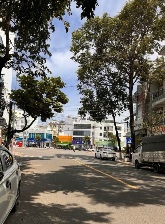 BÁN NHÀ MẶT TIỀN KINH DOANH GIÁP VÒNG XOAY NGUYỄN ĐỨC CẢNH & HOÀNG DIỆU KHU PHƯỚC LONG.