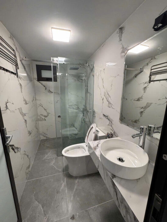 BÁN NHÀ RẤT GẦN TÂY HỒ – NHÀ MỚI TINH – THANG MÁY – PHÂN LÔ – KINH DOANH – Ô TÔ 7C- NGÕ THÔNG –