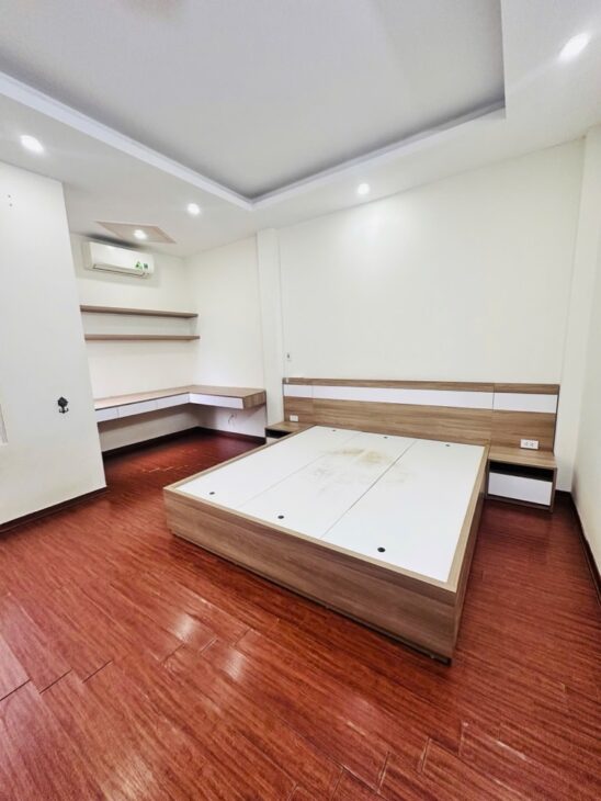 Bán nhà đẹp Dương Khuê – 10m ô tô – lô góc – ở ngay