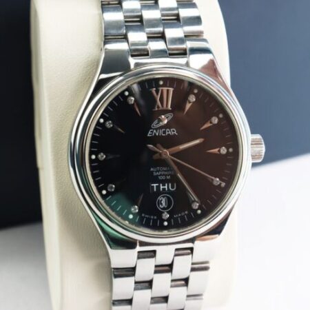 ĐH Nam ENICAR Automatic, mặt đen dòng 2 lịch, cọc số đính 11 viên Kim Cương, Size 39mm ĐH Nam ENICAR Automatic, mặt đen dòng 2 lịch, cọc số đính 11 viên Kim Cương, Size 39mm