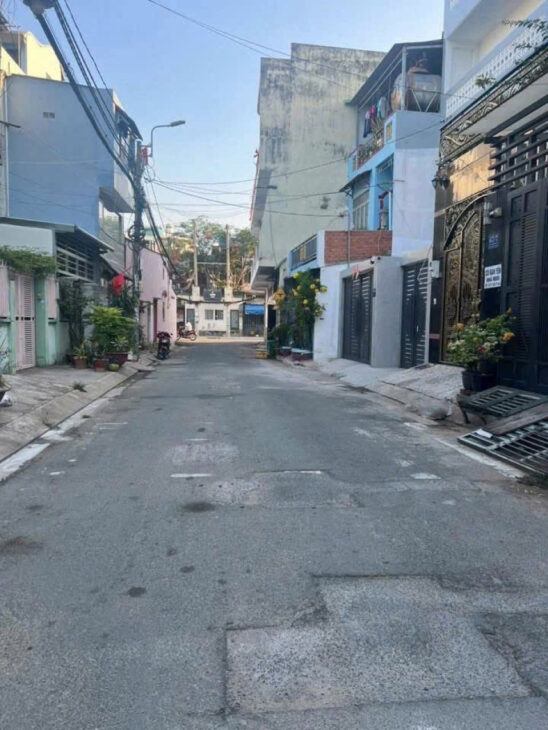 Nhà Vuông 2 tầng HXH né 71m2 – Nguyễn Văn Yến Tân Phú 1S