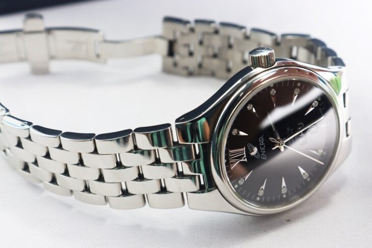 ĐH Nam ENICAR Automatic, mặt đen dòng 2 lịch, cọc số đính 11 viên Kim Cương, Size 39mm