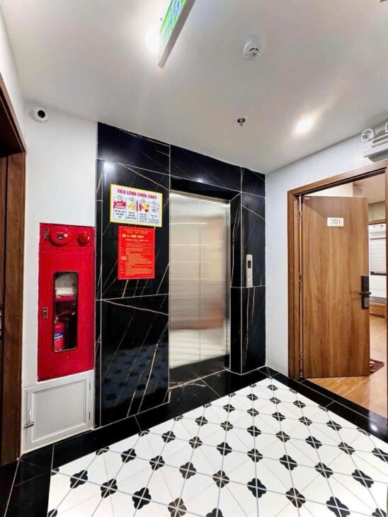 BÁN TÒA APARTMENT VŨ NGỌC PHAN, ĐỐNG ĐA – 90M² x 8T THANG MÁY – GARA Ô TÔ – KINH DOANH