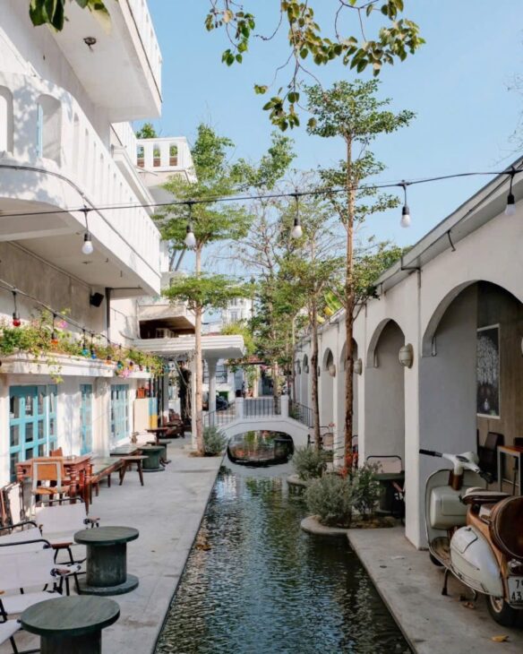 Villa cổ 2 tầng + Coffee Đ.10m 970m2, SHR Nở hậu – Dương Quảng Hàm Gò Vấp SS