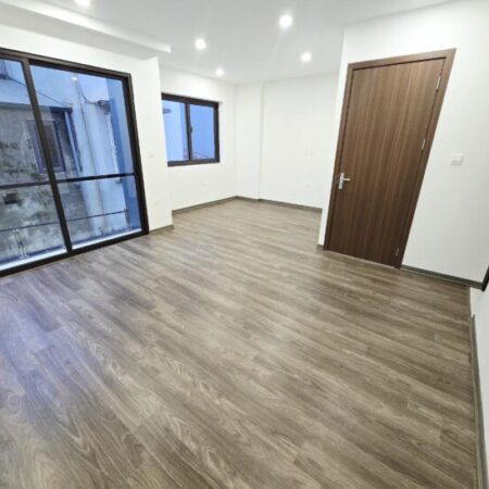 BÁN NHÀ NGUYỄN VĂN LINH- LONG BIÊN-50M2- 5 TẦNG- OTO ĐỖ- NHỈNH 8 TỶ