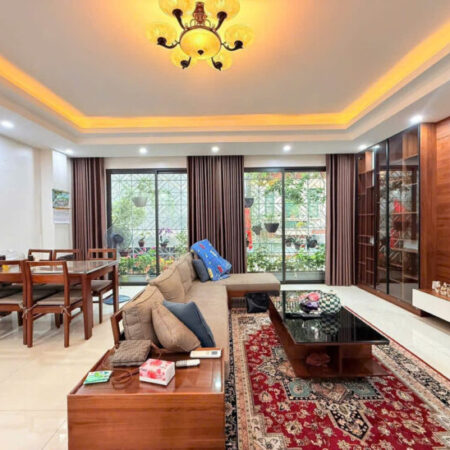 PHỐ NGỌC HÀ – NHÀ 5 TẦNG THANG MÁY – Ô TÔ NGỦ TRONG NHÀ – KINH DOANH ĐỈNH