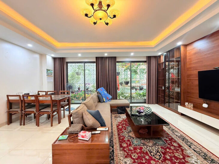 PHỐ NGỌC HÀ – NHÀ 5 TẦNG THANG MÁY – Ô TÔ NGỦ TRONG NHÀ – KINH DOANH ĐỈNH