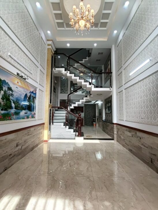 Bán nhà Gò Vấp, hẻm xe hơi vào nhà, 60m2, 5 tầng bề thế, vị trí cực đẹp