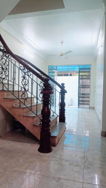 bán nhà tiền phong nhà 2,5 tầng tổ 11-12