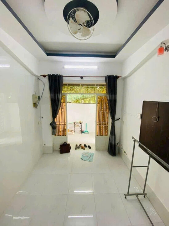 30. Cho thuê nhà hẻm Lê Lai có nội thất gần Cv Lưu Hữu Phước – Giá 6,5 triệu