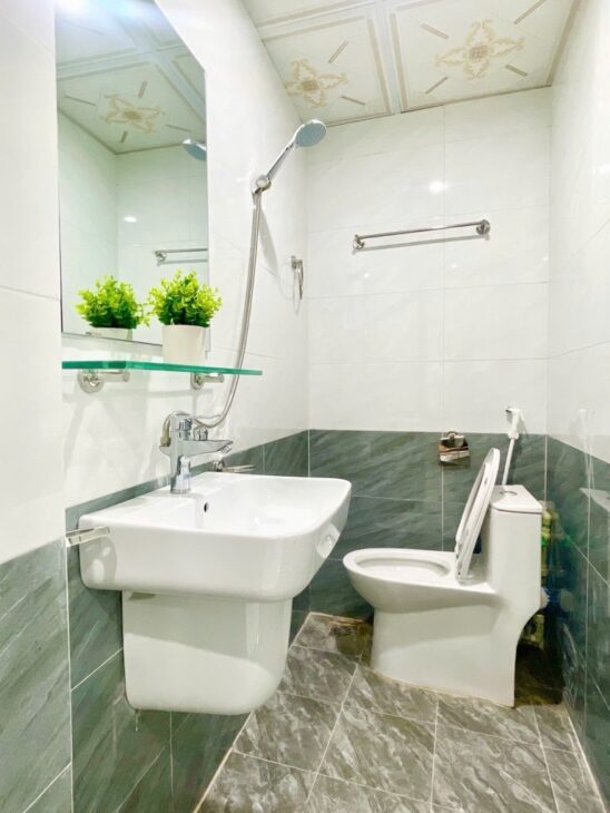 Cần bán căn hộ dịch vụ 80m 6 tầng CCMN thang máy, dòng tiền đỉnh ngay Học viện Nông nghiệp, PCCC