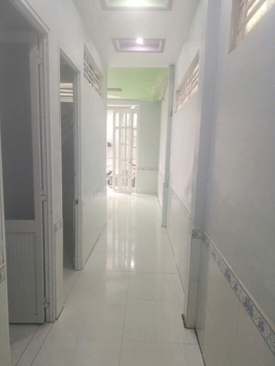 22. Nhà 4,5 triệu 2 phòng ngủ sau lưng BV đa khoa Trung Ương