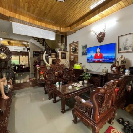 Nhà 3 tầng mặt tiền phố Tây An Thượng, cách biển Mỹ Khê 3 phút đi bộ