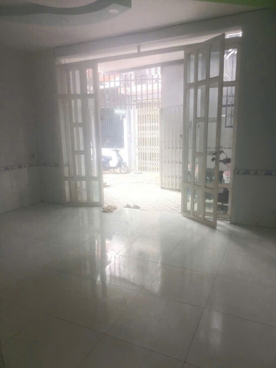 22. Nhà 4,5 triệu 2 phòng ngủ sau lưng BV đa khoa Trung Ương