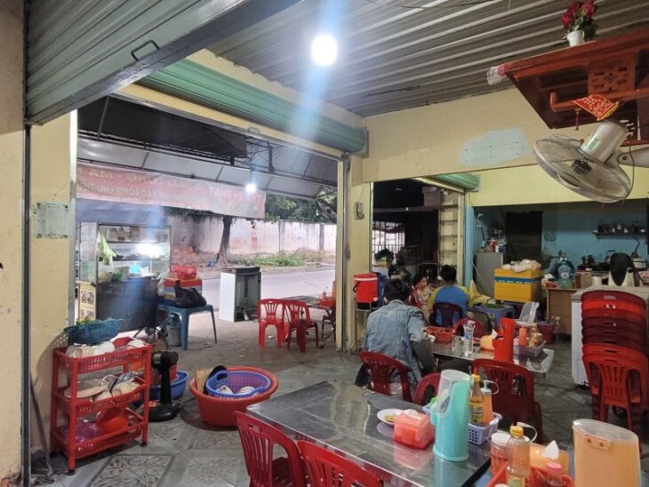 Bán nhà mặt phố An Bình, Dĩ An, TP HCM. DT 183m2, 2 tầng, 20 phòng. Sổ hồng, giá 8.5 tỷ.