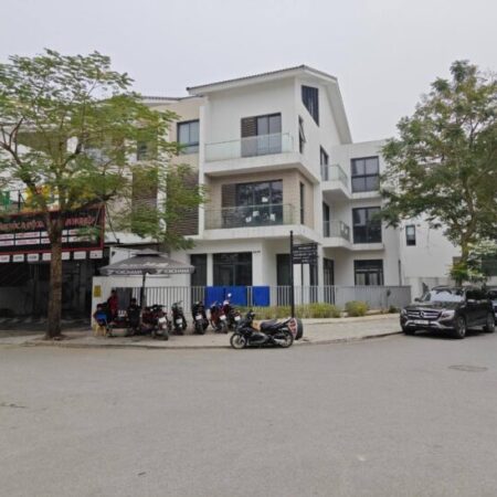 Cho thuê biệt thự Vạn Phúc, 200m2, 4 tầng, thang máy làm văn phòng, nhà ở