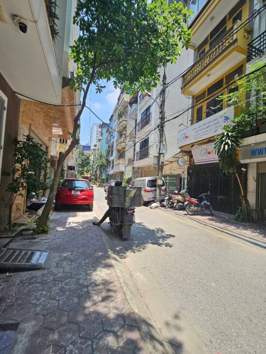 Vip! Bán nhà phố Trung Kính to, phân lô 3 ô tô tránh vỉa hè, thông bàn cờ, 2 mặt ngõ kinh doanh.
