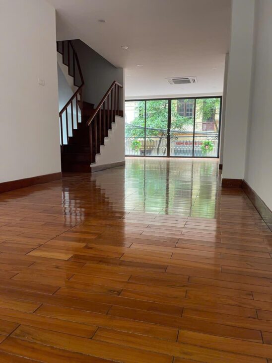 Vip! Bán nhà phố Trung Kính to, phân lô 3 ô tô tránh vỉa hè, thông bàn cờ, 2 mặt ngõ kinh doanh.