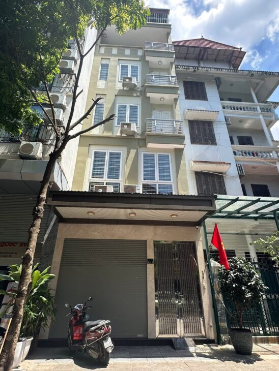 Ôtô tránh Phạm Tuấn Tài (Hoàng Quốc Việt) 58m/5Tầng/MT 5m 32 Tỷ, Ngõ To Hơn Phố