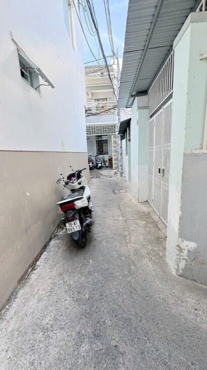 BÁN NHÀ TTTP 2 TẦNG HẺM ĐỒNG NAI PHƯỚC HẢI GIÁ 2ty345