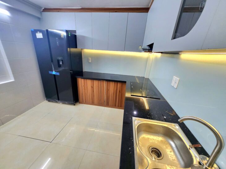 Nhà riêng Hoàng Đạo Thành, ngõ thông, ô tô tránh, 72m*3 tầng, MT 7m. Giá chào 15,2 tỷ